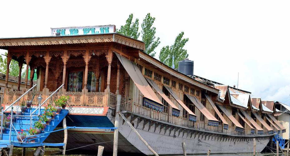 Fiji Houseboat, Srinagar 4